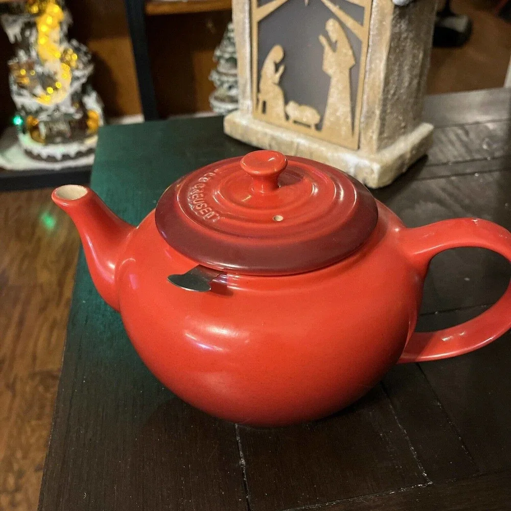 LE CREUSET VTG Red Teapot RARE EUC - Picture 2 of 12
